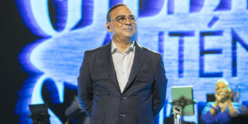 Gilberto Santa Rosa celebra sus 61 años anunciando las fechas de su gira «Auténtico»