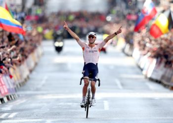Van der Poel se proclama en Glasgow campeón del mundo en una épica edición