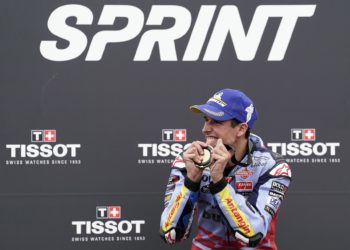 Àlex Márquez logra en el sprint de Silverstone una aplastante primera victoria en MotoGP