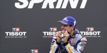 Àlex Márquez logra en el sprint de Silverstone una aplastante primera victoria en MotoGP