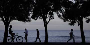 Dar 4.000 pasos diarios ya beneficia la salud, pero cuanto más se camine, mejor