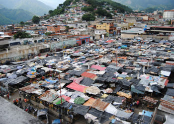 Luis Manuel González: Alcaldía permite la proliferación de la economía informal en las calles de Valera