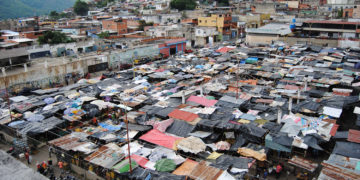 Luis Manuel González: Alcaldía permite la proliferación de la economía informal en las calles de Valera