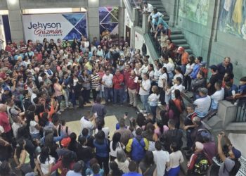 Mérida | Trabajadores de la Gobernación se amotinaron exigiendo les cancelen sus reales