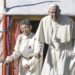El papa pide que religiones ofrezcan armonía en un mundo lleno de conflictos y devastación