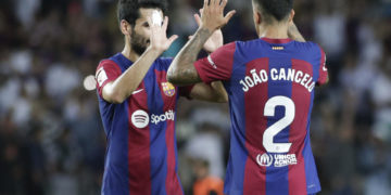 El Barça se levanta de la lona y el Girona sigue de dulce
