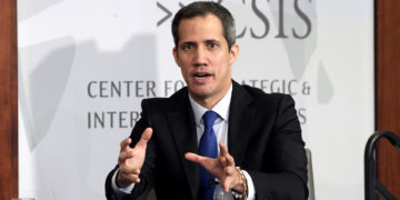 La Universidad de Miami acoge al dirigente opositor Juan Guaidó como profesor visitante