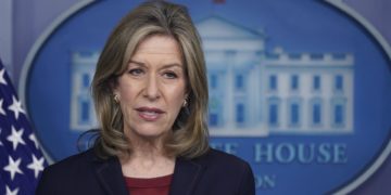 Representantes de EE.UU. visitan el Darién colombiano para inspeccionar la situación migratoria