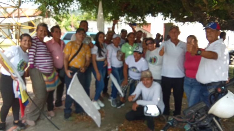 Dirigentes y activistas estuvieron presentes en la visita de Carlos Prosperi al municipio Bolívar.