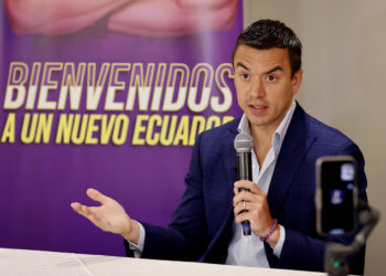 Noboa supera con diez puntos a González en camino al balotaje en Ecuador, según encuesta