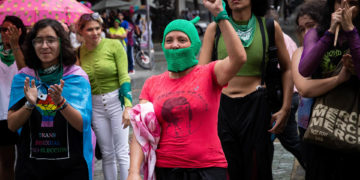 Activistas y organizaciones exigen a la Asamblea Nacional la legalización del aborto