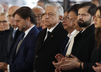 Boric pide que «nunca más la violencia sustituya el debate democrático»