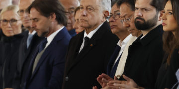 Boric pide que «nunca más la violencia sustituya el debate democrático»