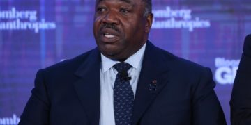 La junta golpista de Gabón promete a los partidos políticos del país reformas democráticas