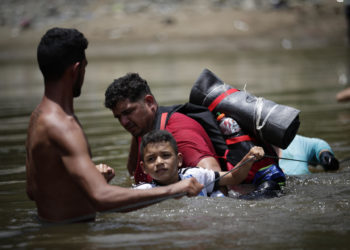 Panamá: Se rebasa el umbral de 400.000 migrantes que cruzaron la selva del Darién este año