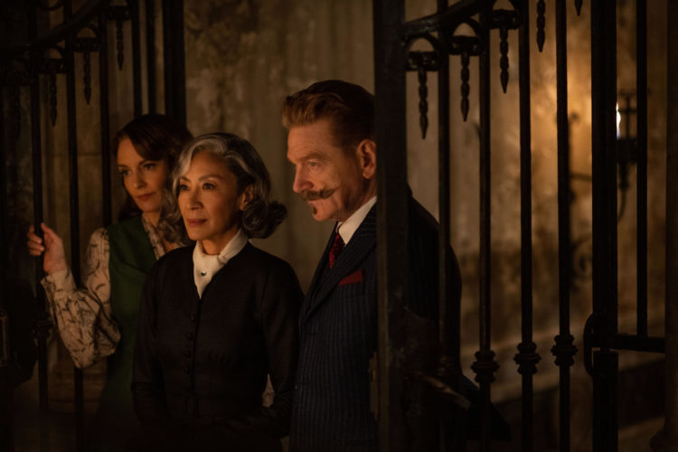 «A Haunting in Venice» refresca con un toque de horror la obra policial de Agatha Christie
