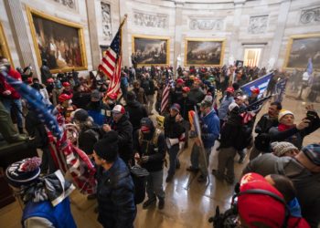 Pena de 10 años contra el Proud Boy que usó un escudo policial en el ataque al Capitolio