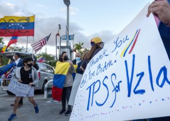 Aplauden la expansión del permiso migratorio TPS a venezolanos en EE.UU.