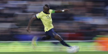 Ecuador, en busca de revertir sanción, pone a examen las buenas sensaciones de Uruguay