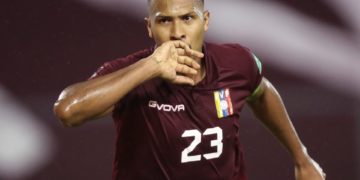 1-0. Salomón Rondón da un agónico triunfo a Venezuela y hunde a Paraguay
