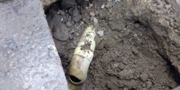 Tapan hueco en la avenida Bolívar con calle 9 y 10 de Valera