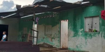 Gobernación de Mérida atiende afectados por lluvias en la Panamericana