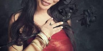 Larissa Vesci brilla en el Teatro Dora Stratou de Atenas