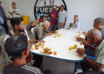 Fuerza Vecinal en Jornada Social con los adultos mayores de su entorno