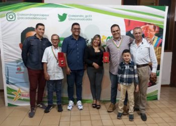 Boconeses ganadores del EICEV 2023 reciben homenaje