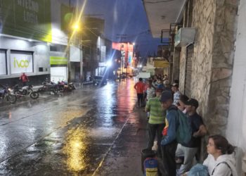 Usuarios: transportistas de la línea Floresta 79 son “alérgicos al agua de lluvia”