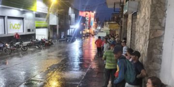 Usuarios: transportistas de la línea Floresta 79 son “alérgicos al agua de lluvia”