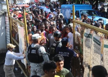 ONG estiman entre 90.000 y 100.000 migrantes varados en la frontera sur de México