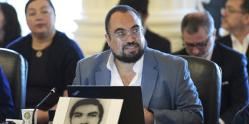 La OEA homenajea a Salvador Allende dándole su nombre a la puerta principal de su sede