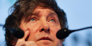 Los candidatos argentinos se preparan para el primer debate de la campaña electoral