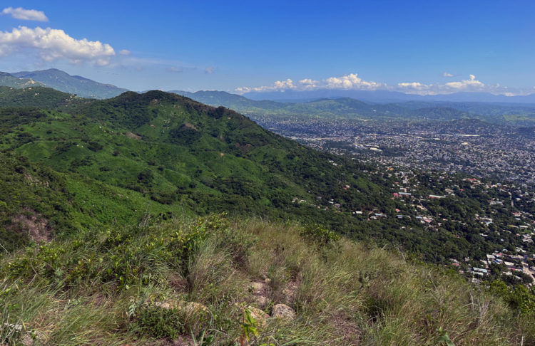 Arqueólogos descubren una ciudad perdida prehispánica en Acapulco, sur de México