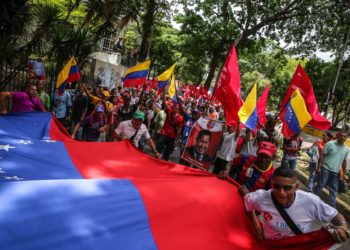 Chavistas se movilizan en regiones del país para respaldar a Maduro y rechazar el bloqueo