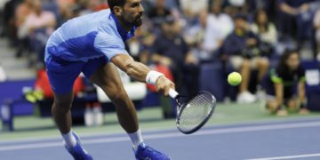 Djokovic remonta dos sets y se salva de forma milagrosa ante su compatriota Djere