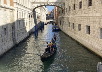 Venecia aprueba el polémico «peaje turístico» para acceder a la ciudad a partir de 2024