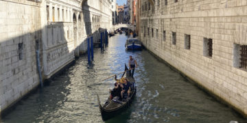Venecia aprueba el polémico «peaje turístico» para acceder a la ciudad a partir de 2024
