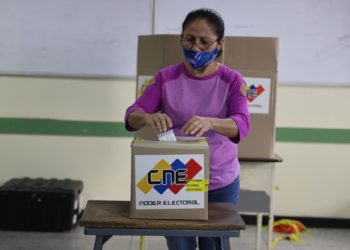 Un millar de personas trabajarán en las primarias en el exterior
