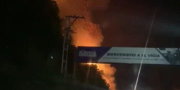 A oscuras: Bomberos sofocaron dos incendios ocurridos este martes en El Vigía