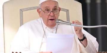 El papa pide que «se haga todo lo posible para evitar una catástrofe humanitaria» en Gaza