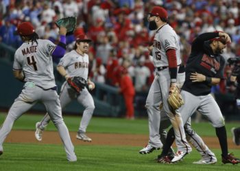 2-4. Los Diamondbacks vencen a los Filis y avanzan a la Serie Mundial