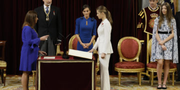 La princesa Leonor pronuncia el juramento que la legitima como futura reina de España