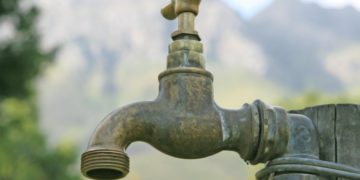 Protestas silenciosas de los vecinos en Rafael Rangel por la escasez de agua en sus hogares