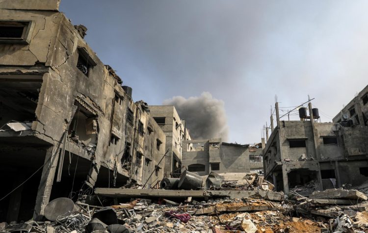 Daño provocado por um bombardeo israelí en Gaza. EFE/EPA/MOHAMMED SABER