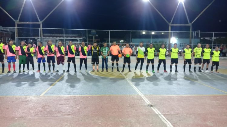 Aspecto de los participantes en el evento de Futsala cumplido en Cheregué