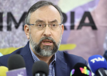 Oposición llama a recuperar la «participación democrática» a una semana de las primarias