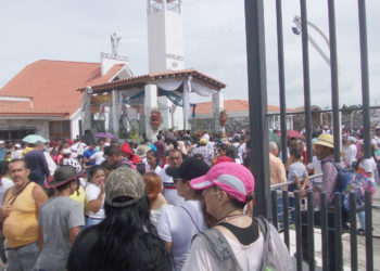UNA DEVOCIÓN NACIONAL | Francisco González Cruz