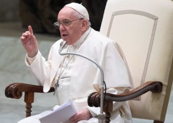 El papa alerta sobre los «payasos del mesianismo» en el contexto electoral argentino